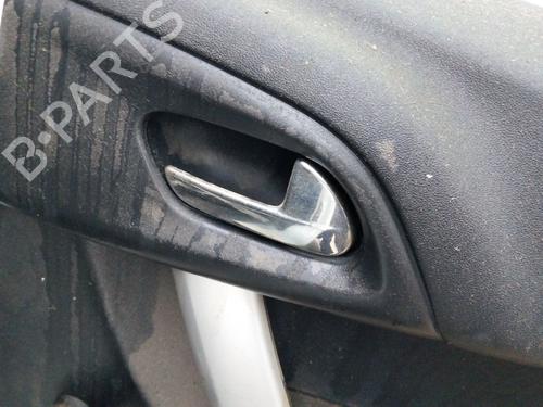 Højre bagtil invendig håndtag Højre bagtil invendig håndtag CITROËN C3 II (SC_) 1.4 HDi 70 (SC8HZC, SC8HR0, SC8HP4) (68 hp) 39881025 39881025