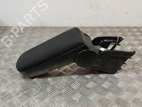 Used Armrest / Center console Armrest / Center console 39105317 39105317