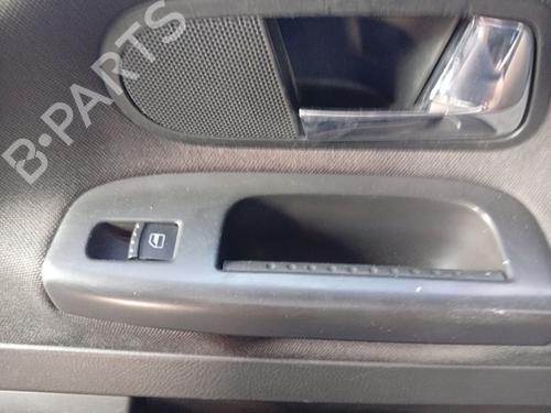Pulsantiera posteriore destra Pulsantiera posteriore destra SEAT ALHAMBRA (7V8, 7V9) 1.9 TDI (115 hp) 37474822 37474822