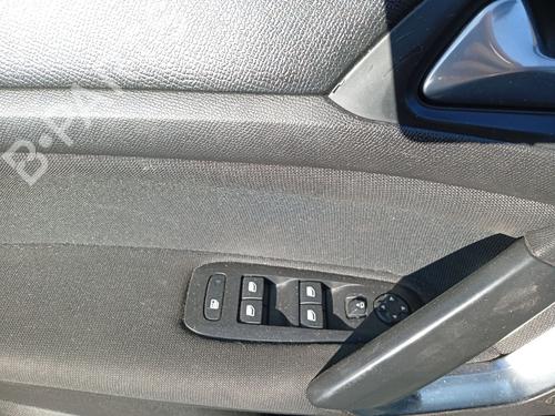 Used Left front window switch Left front window switch PEUGEOT 308 II (LB_, LP_, LW_, LH_, L3_) 1.5 BlueHDi 130 (131 hp) 33552729 33552729