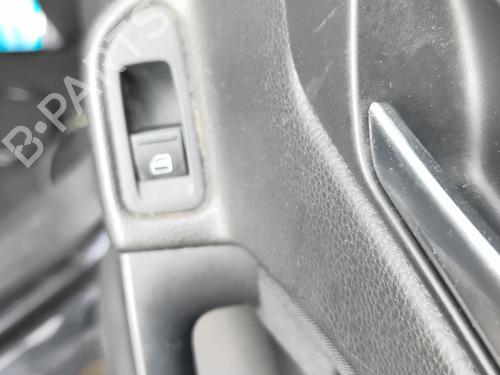 Used Right rear window switch Right rear window switch VW GOLF VI (5K1) 1.6 TDI (105 hp) 39512002 39512002