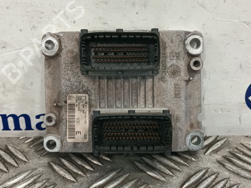 Used Engine control unit (ECU) Engine control unit (ECU) RENAULT RAPID Box Body/MPV (F40_, G40_) 1.1 (46 hp) 40088724 40088724