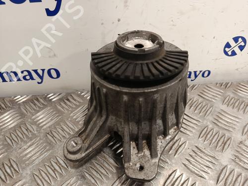 Engine mount MERCEDES-BENZ C-CLASS (W205) C 220 BlueTEC / d (205.002, 205.004) | BP31333862M89