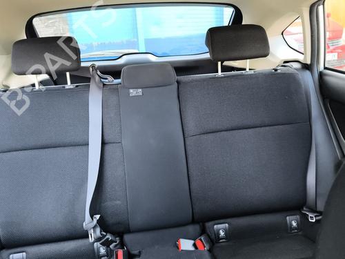 rear-seat-subaru-xv-_gp_-2011-2012-2013-2014-2015-2016-2017-40089133 main image