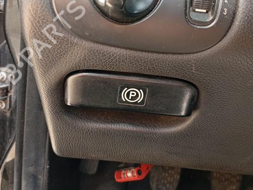 Used Hand brake Hand brake MERCEDES-BENZ C-CLASS (W203) C 180 Kompressor (203.046) (143 hp) 39977740 39977740