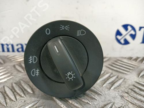 Used Headlight switch VW CADDY III Box Body/MPV (2KA, 2KH, 2CA, 2CH) 1.6 TDI (75 hp) 30609845
