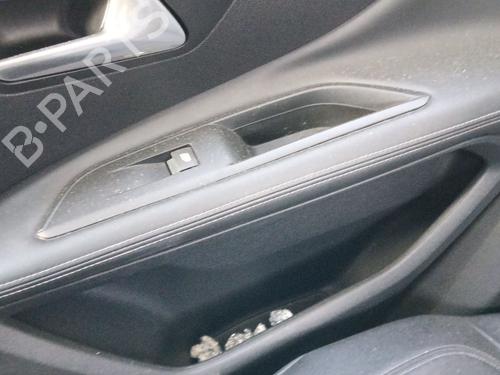 Used Right rear window switch Right rear window switch PEUGEOT 3008 II SUV (MC_, MR_, MJ_, M4_) 1.2 THP/ PureTech 130 (MRHNSM, MRHNSU, MRHNSJ, MRHNYW,... (131 hp) 34212449 34212449