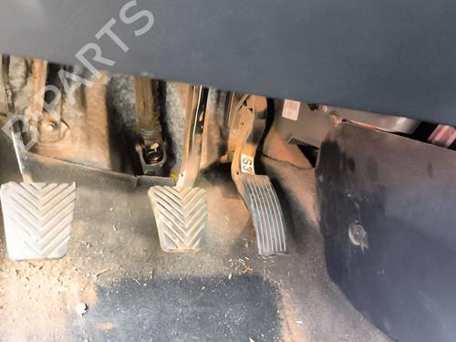 Used Clutch pedal Clutch pedal 38017048 38017048