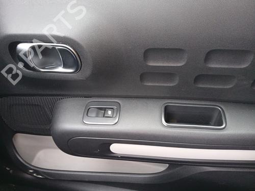 Used Right front window switch Right front window switch CITROËN C3 III (SX) 1.2 PURETECH 82 (82 hp) 33554926 33554926