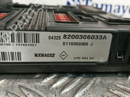 Fuse box RENAULT MEGANE II Saloon (LM0/1_) 1.6 | BP30599716E1