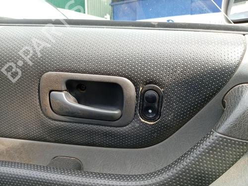 Used Left front window switch Left front window switch HONDA CR-V I (RD) 2.0 16V 4WD (RD1, RD3) (128 hp) 35901586 35901586