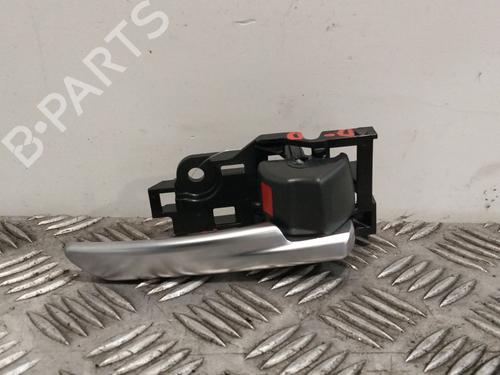 Used Front right interior door handle Front right interior door handle 37607817 37607817
