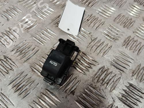Used Right rear window switch Right rear window switch TOYOTA AURIS (_E18_) 1.2 (NRE185_, NRE185R) (116 hp) 39933811 39933811