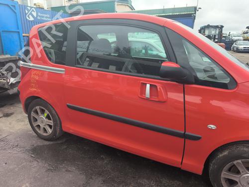 front-right-lock-peugeot-1007-km_-2005-40129206 main image