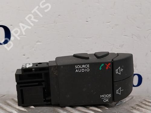 Used Switch RENAULT CAPTUR I (J5_, H5_) [2013-2025]  22398819