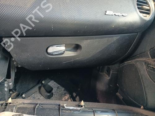 Used Glove box Glove box 39077084 39077084