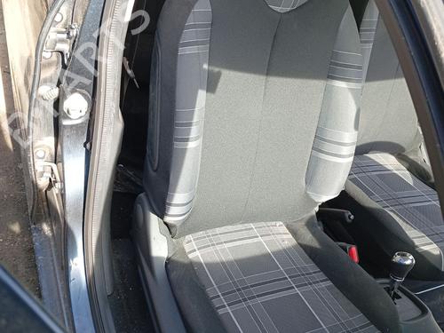 Sæde højre fortil Sæde højre fortil PEUGEOT 108 1.0 VTi (69 hp) 34403214 34403214