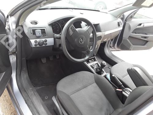 Fuse box OPEL ASTRA H (A04) 1.9 CDTI (L48) | BP9300796E1 