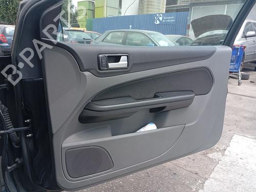 Høyre frontpanel Høyre frontpanel FORD FOCUS II (DA_, HCP, DP) 1.6 (100 hp) 36323531 36323531
