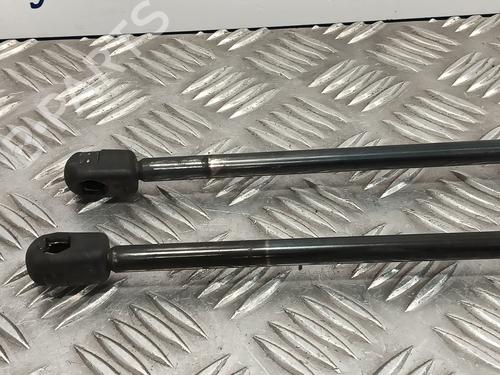 Tailgate lift support LAND ROVER RANGE ROVER SPORT I (L320) 2.7 D 4x4 | BP14853497C138 