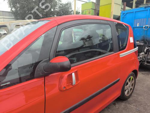front-left-door-window-peugeot-1007-km_-2005-40129214 main image
