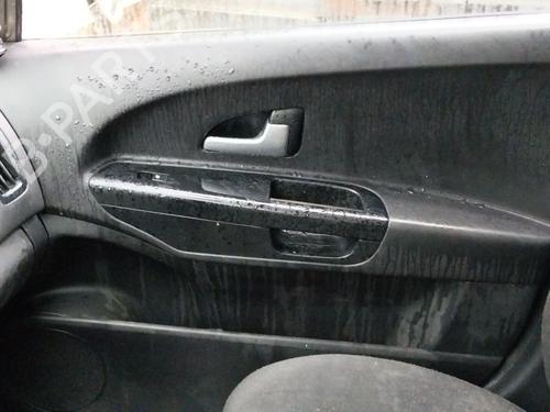 Used Right front window switch Right front window switch KIA CEE'D Hatchback (ED) 1.6 CRDi 115 (115 hp) 39650467 39650467