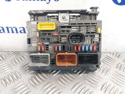 Used Fuse box PEUGEOT 308 I (4A_, 4C_) 1.6 HDi (109 hp) 28576291
