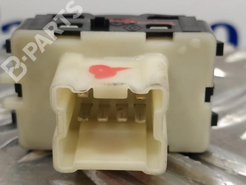 Right front window switch DACIA SANDERO II 1.5 dCi 75 / Blue dCi 75 (B8JW, B8M4, B8AH, B8M7, B8M6) | BP10393306I26 