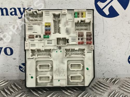 Sikringsdåse RENAULT MASTER III Van (FV) 2.3 dCi 125 FWD (FV0C, FV0D, FV0G, FV0H, FV0J, FV0K,... (125 hp) 29811552