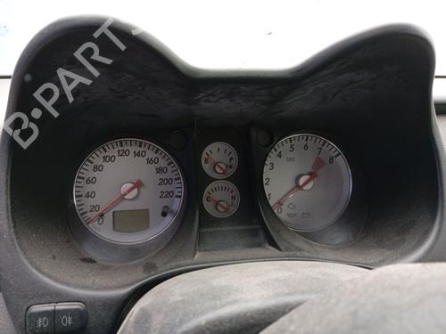 Cockpit MITSUBISHI OUTLANDER I (CU_W) 2.0 (CU2W) (136 hp) 32406664