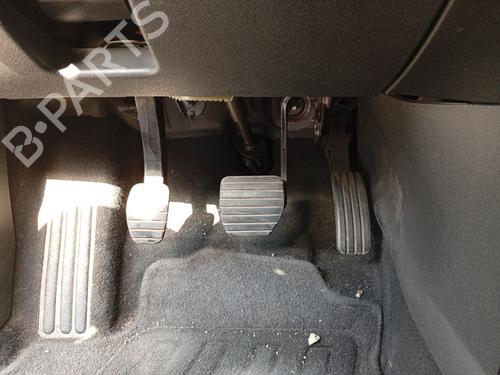 Pedal embrague Pedal embrague RENAULT MEGANE III Hatchback (BZ0/1_, B3_) 1.6 16V (BZ1B, BZ1H) (110 hp) 37537713 37537713