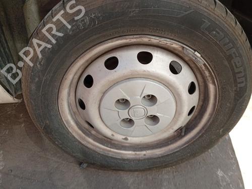 Mozzo posteriore sinistro Mozzo posteriore sinistro FIAT BRAVO I (182_) 1.9 JTD 105 (105 hp) 36998769 36998769