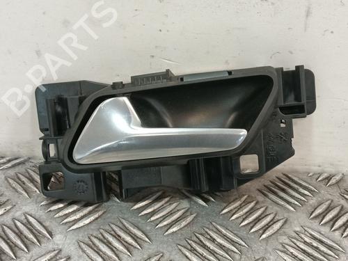 Venstre bak invendig håndtak Venstre bak invendig håndtak PEUGEOT 3008 II SUV (MC_, MR_, MJ_, M4_) 1.2 THP/ PureTech 130 (MRHNSM, MRHNSU, MRHNSJ, MRHNYW,... (131 hp) 34472326 34472326