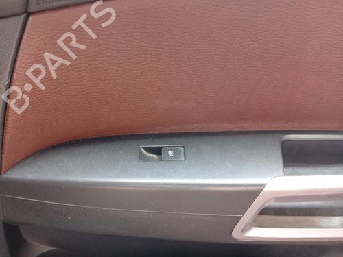 Højre bagtil elrude kontakt Højre bagtil elrude kontakt OPEL ANTARA A (L07) 2.0 CDTI (150 hp) 37427904 37427904