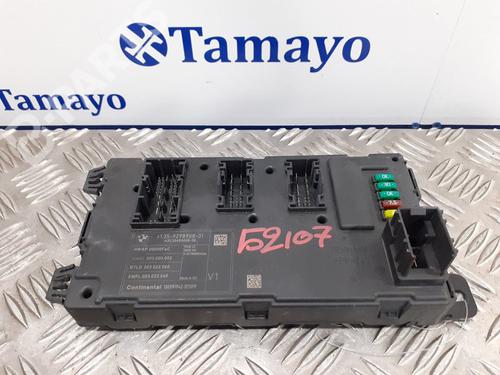 Used Fuse box BMW 3 Touring (F31) 318 d (143 hp) 8303169