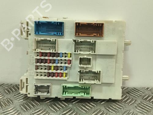 Used Fuse box Fuse box VOLVO V40 Hatchback (525) D3 (150 hp) 33290890 33290890