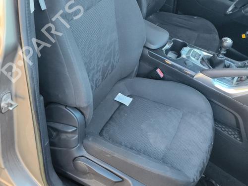 Used Right front seat Right front seat 39142552 39142552