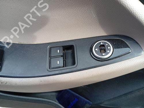 Used Left front window switch Left front window switch HYUNDAI i20 I (PB, PBT) [2008-2015] 33621719 33621719