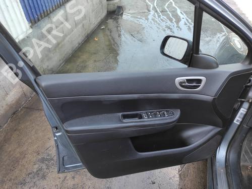 Fuse box PEUGEOT 307 (3A/C) 2.0 HDi 135 | BP15000845E1 