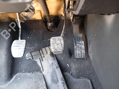 break-pedal-renault-captur-i-j5_-h5_-2013-34557873 main image