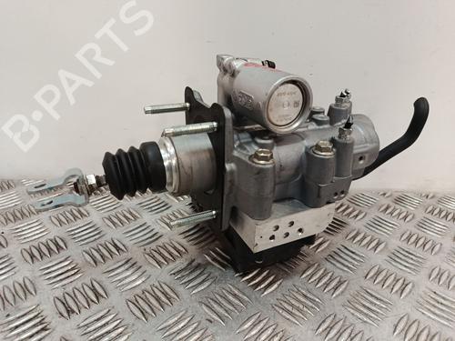 Used Brake master cylinder Brake master cylinder TOYOTA C-HR (_X1_) 1.8 Hybrid (ZYX10_, ZYX11_) (98 hp) 34390747 34390747