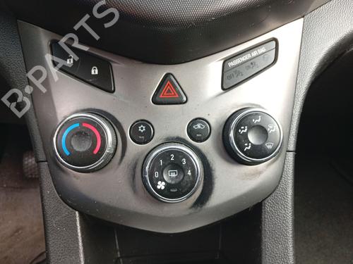 Used Climate control CHEVROLET AVEO Hatchback (T300) 1.3 D (95 hp) 32125108