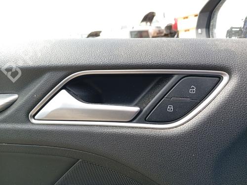 Maniglia interna anteriore sinistra Maniglia interna anteriore sinistra AUDI A3 Sportback (8VA, 8VF) 2.0 TDI (150 hp) 34477215 34477215