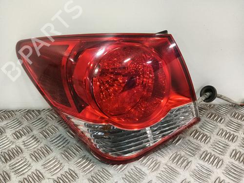 Used Left taillight CHEVROLET CRUZE (J300) [2009-2026]  33121054