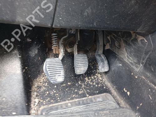 Used Clutch pedal Clutch pedal 37640853 37640853