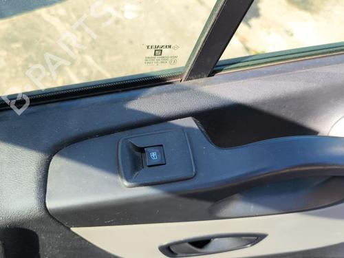 right-front-window-switch-renault-trafic-iii-van-fg_-2014-40298852 main image