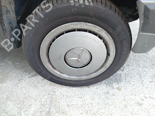 Used Right front steering knuckle Right front steering knuckle MERCEDES-BENZ 190 (W201) E 2.0 (201.024) (122 hp) 36220847 36220847