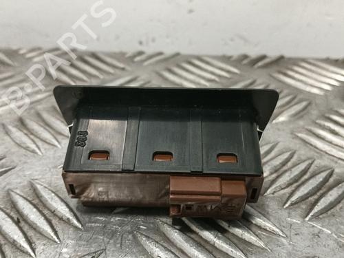 Switch BMW 2 Active Tourer (U06) 220i Mild Hybrid | BP28293739I30 
