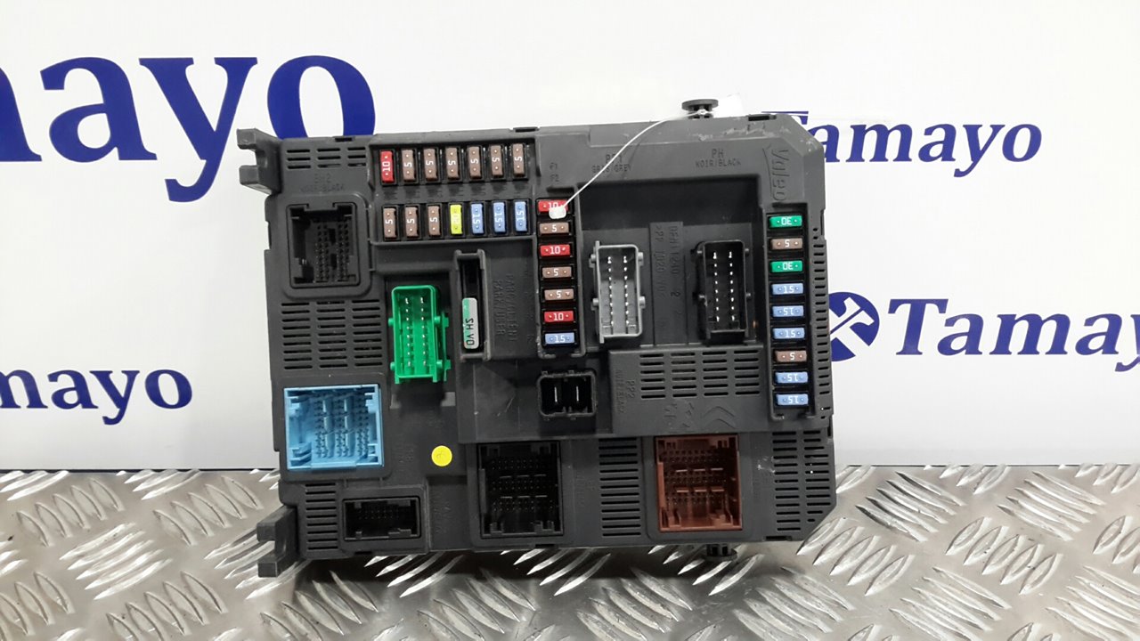 Fuse box PEUGEOT 208 I (CA_, CC_) 1.6 HDi 7521037 BParts