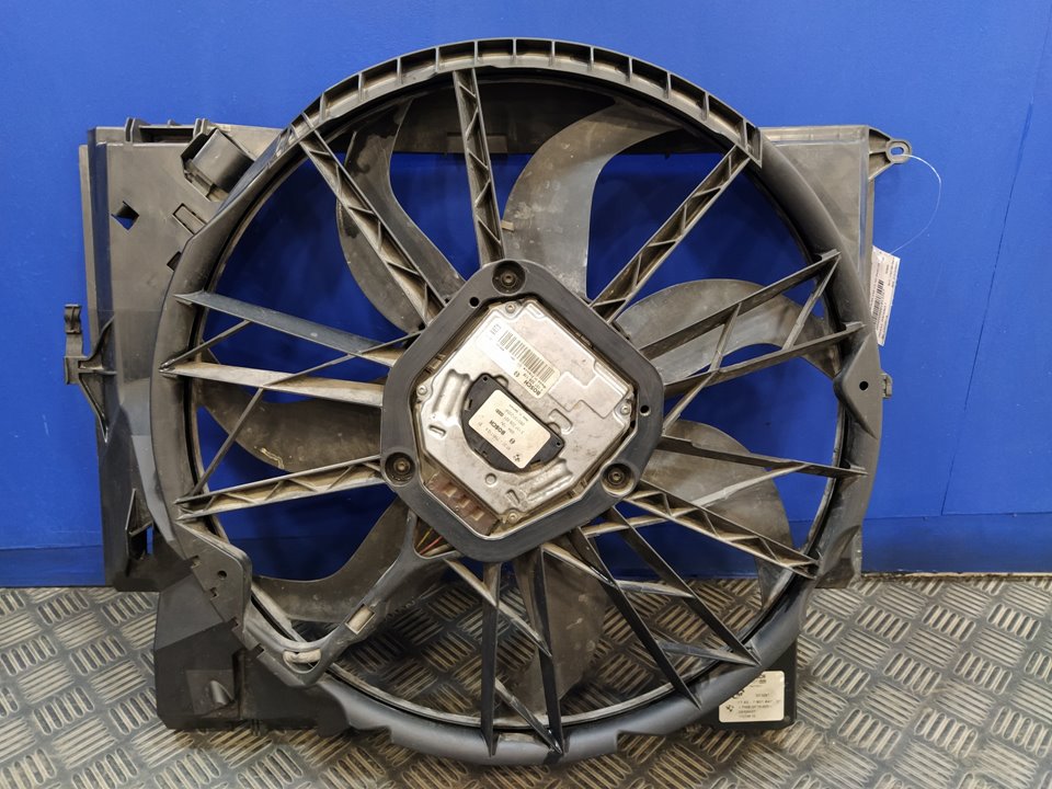 Radiator fan BMW 3 (E90) 320 d 8907795 | B-Parts